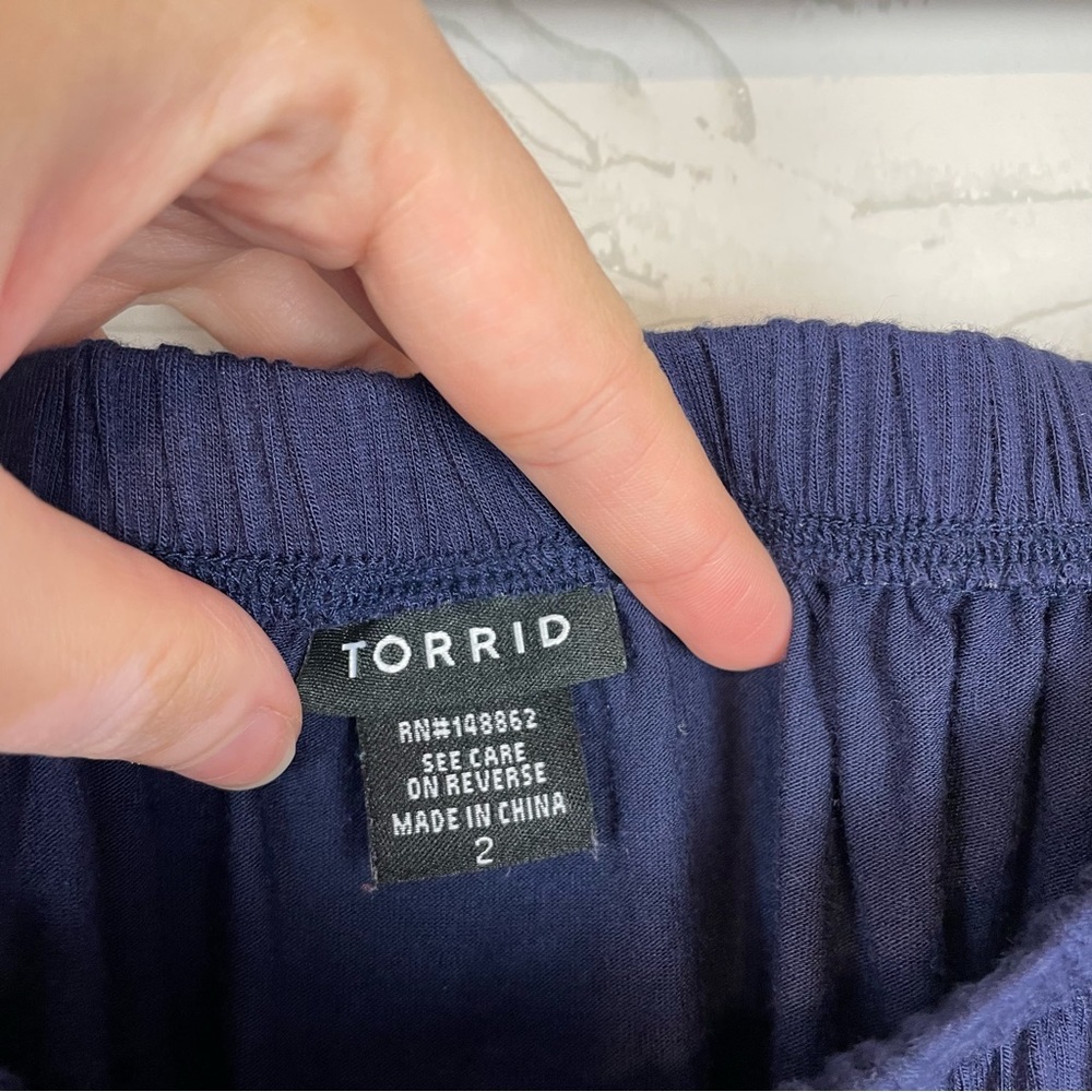 Torrid Navy Blue Off the Shoulder Blouse Size 2X - Picture 2 of 6